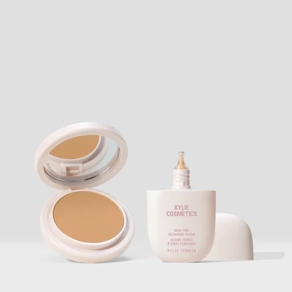 Kylie Natural Blur Powder Foundation Skin Tint Duo matt
