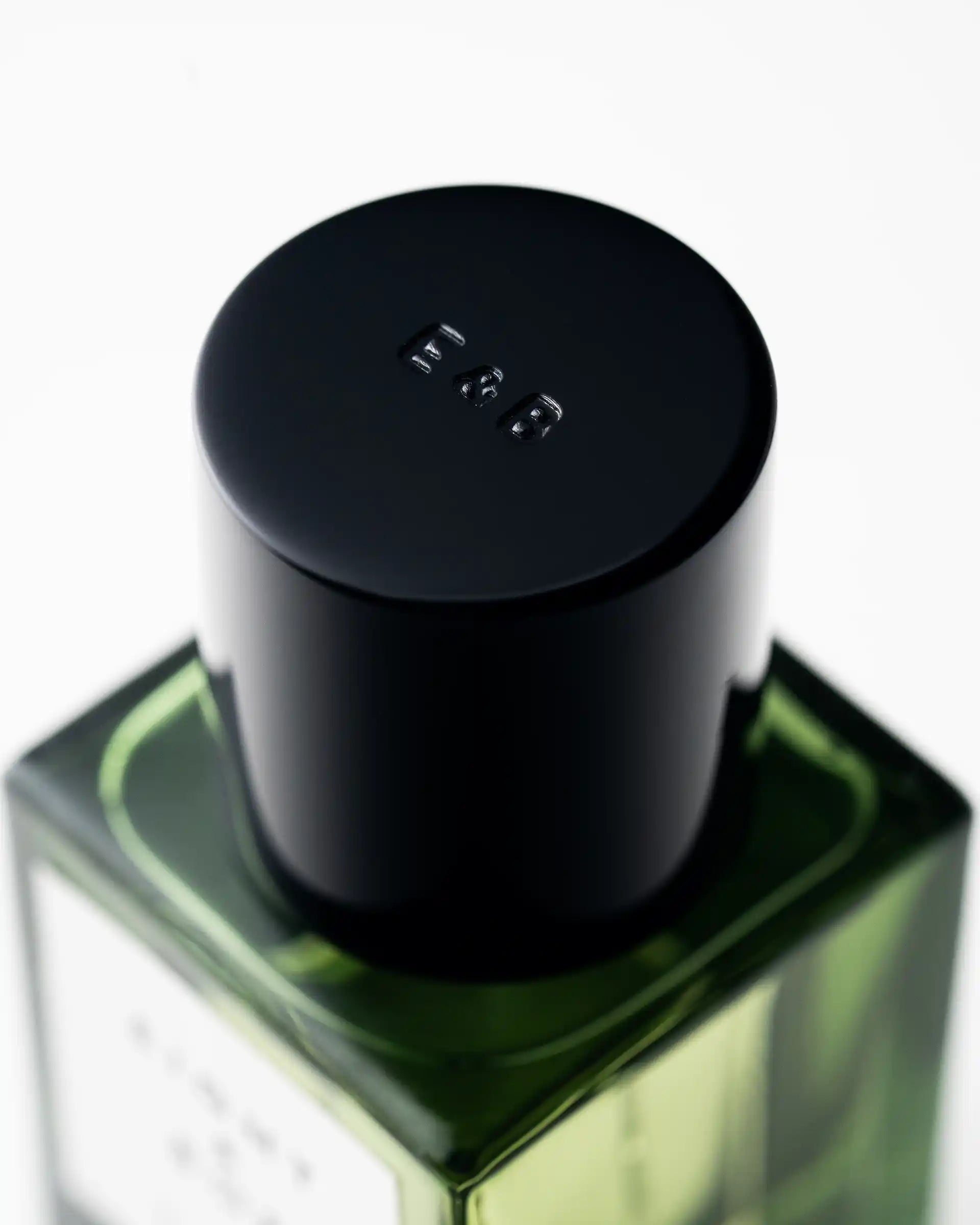 Eight and Bob Le Trou 19 du Phare parfyme 30 ml – skinn
