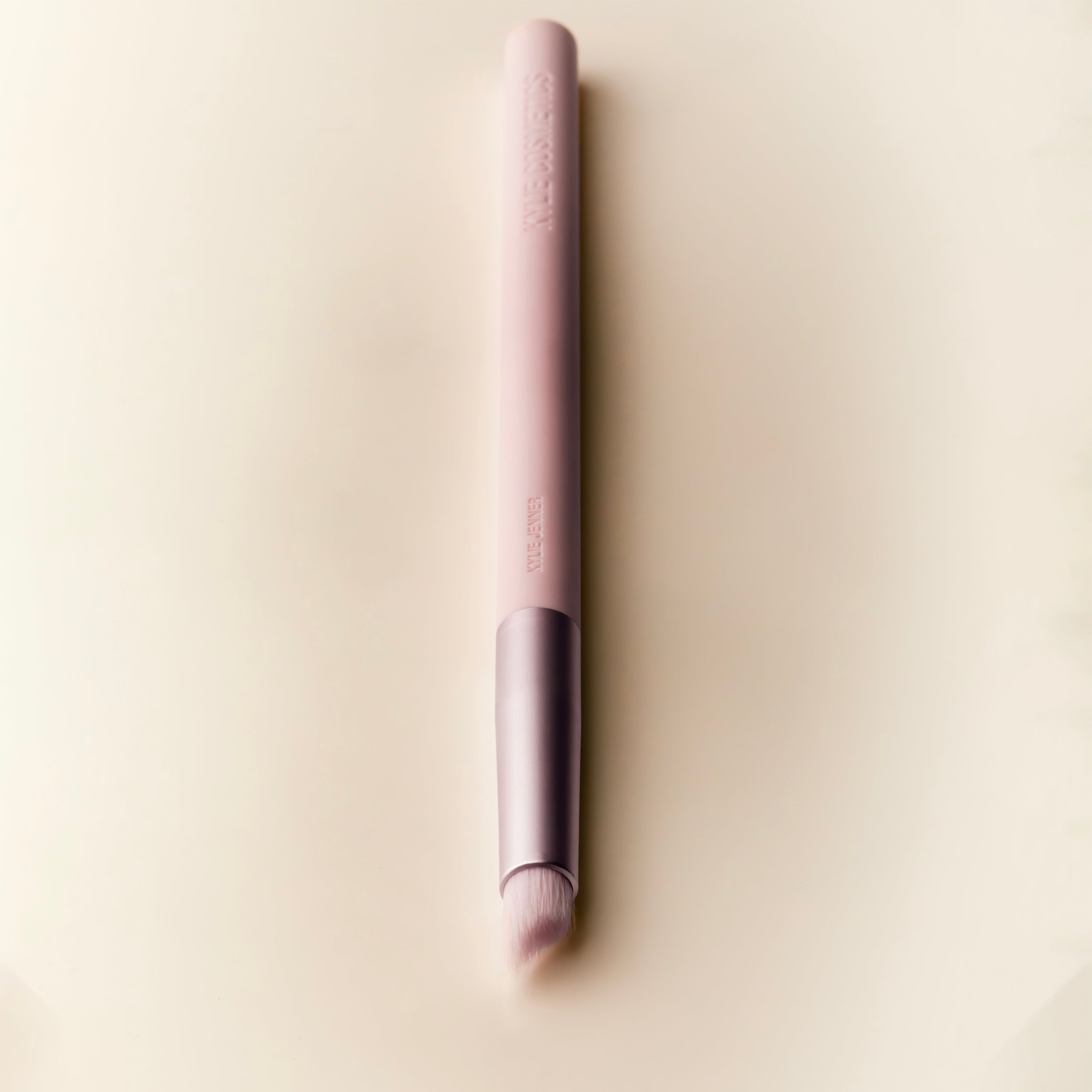 Kylie Lip Sculpt Diffuse Brush 10 leppekost vegansk